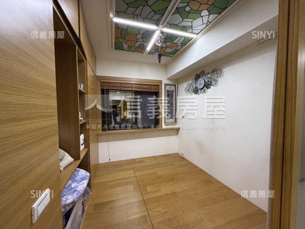 斐麗高樓景觀近捷運三房房屋室內格局與周邊環境