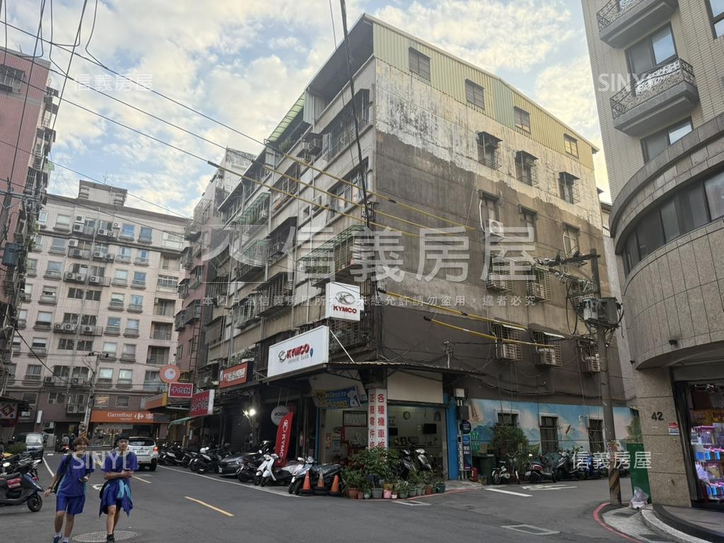 斐麗高樓景觀近捷運三房房屋室內格局與周邊環境