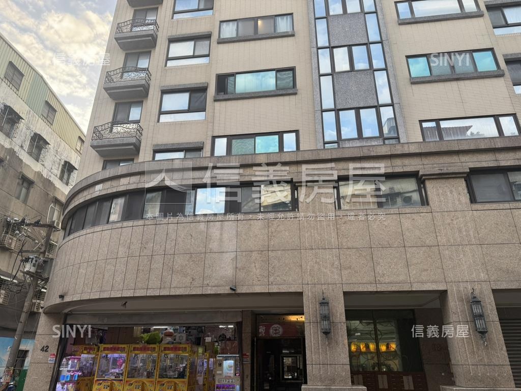 斐麗高樓景觀近捷運三房房屋室內格局與周邊環境