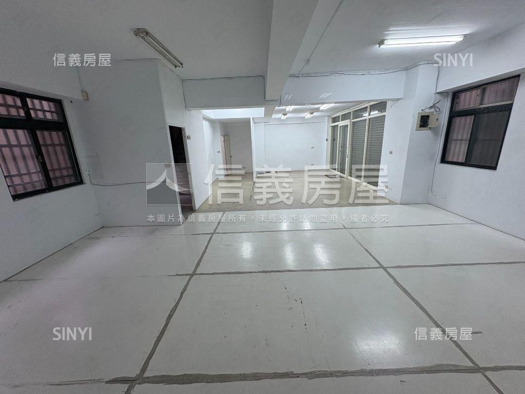 名門廣場１加二樓面寬店面房屋室內格局與周邊環境