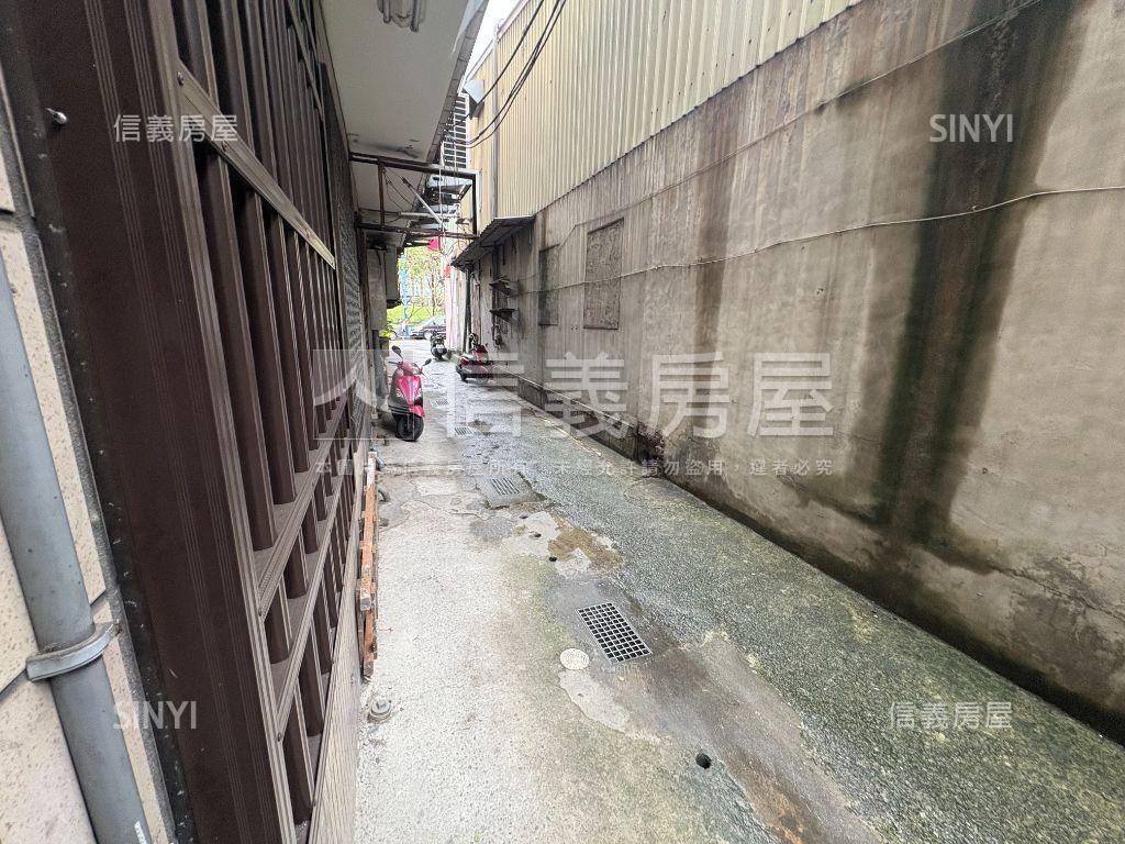 名門廣場１加二樓面寬店面房屋室內格局與周邊環境