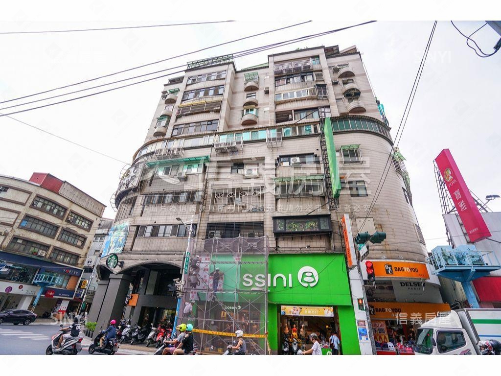 名門廣場１加二樓面寬店面房屋室內格局與周邊環境