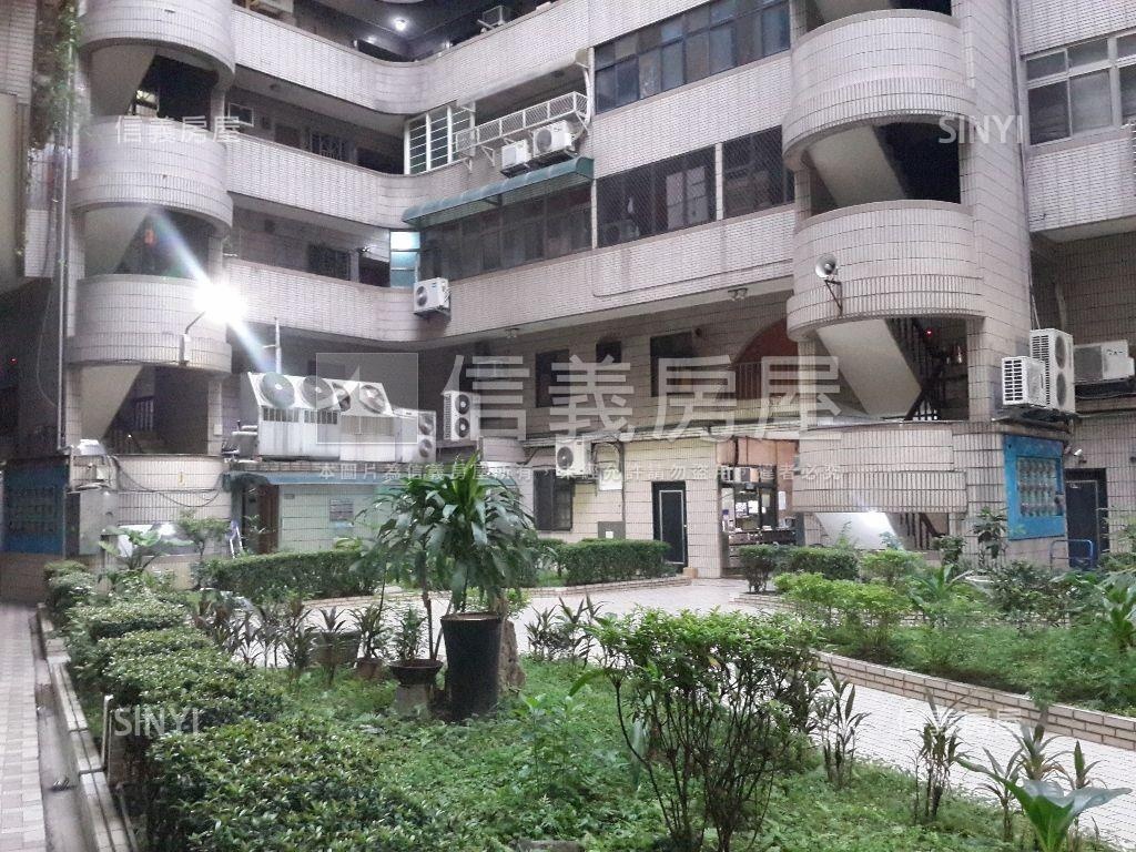 名門廣場１加二樓面寬店面房屋室內格局與周邊環境