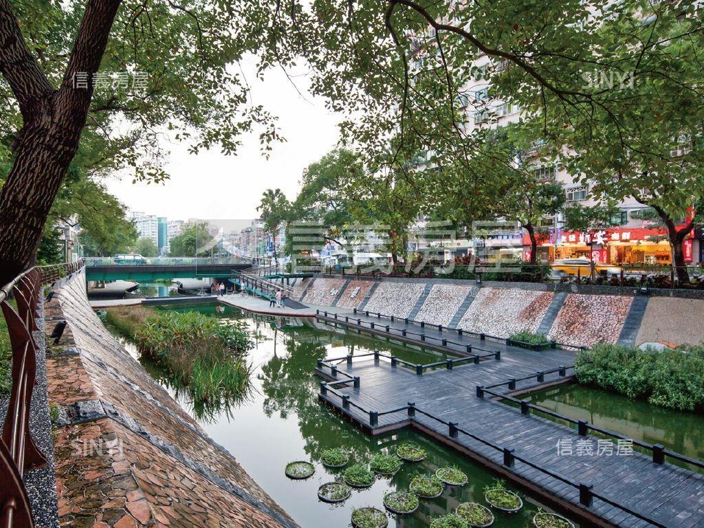 名門廣場１加二樓面寬店面房屋室內格局與周邊環境