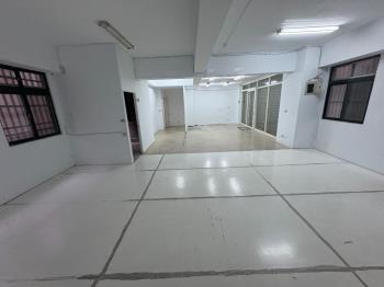 名門廣場１加二樓面寬店面