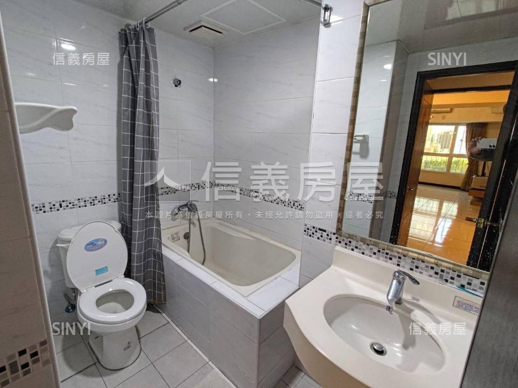 亞灣直接入住配平移車位房屋室內格局與周邊環境