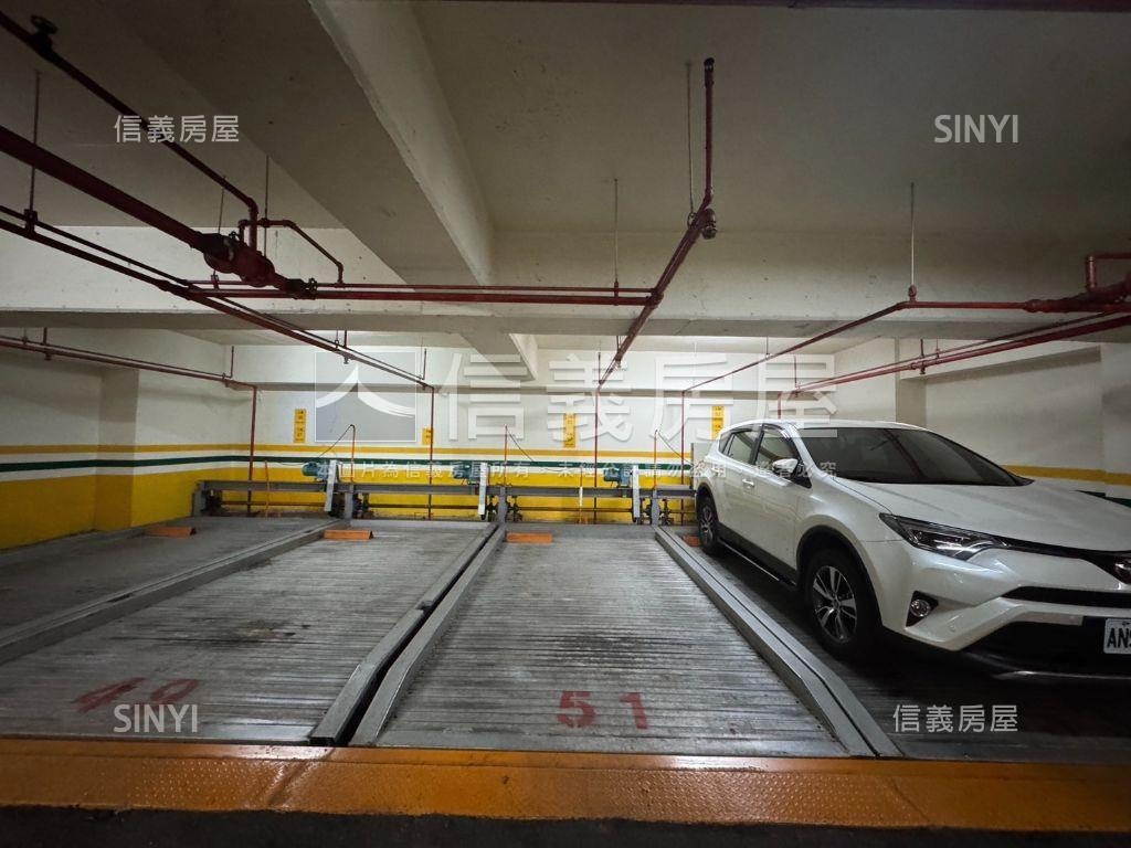 亞灣直接入住配平移車位房屋室內格局與周邊環境