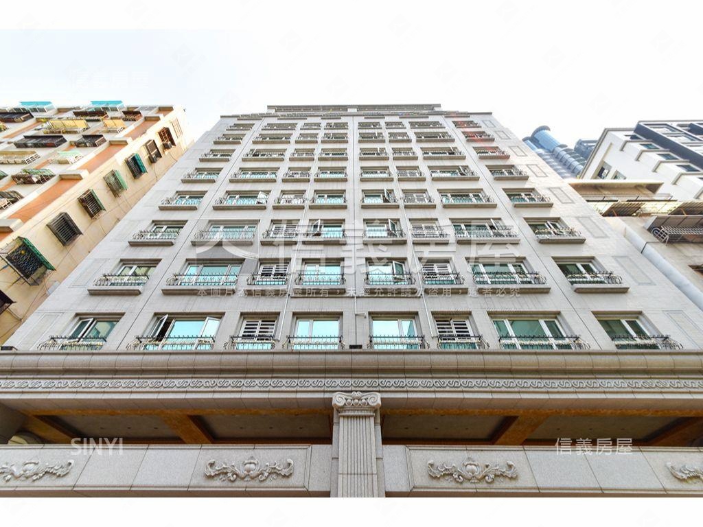 亞灣直接入住配平移車位房屋室內格局與周邊環境