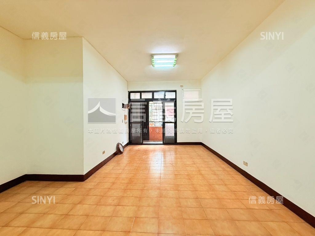 近好市多中和積穗方正３房房屋室內格局與周邊環境