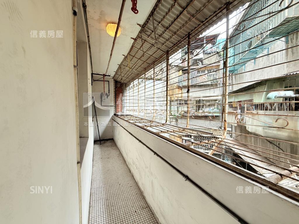 近好市多中和積穗方正３房房屋室內格局與周邊環境
