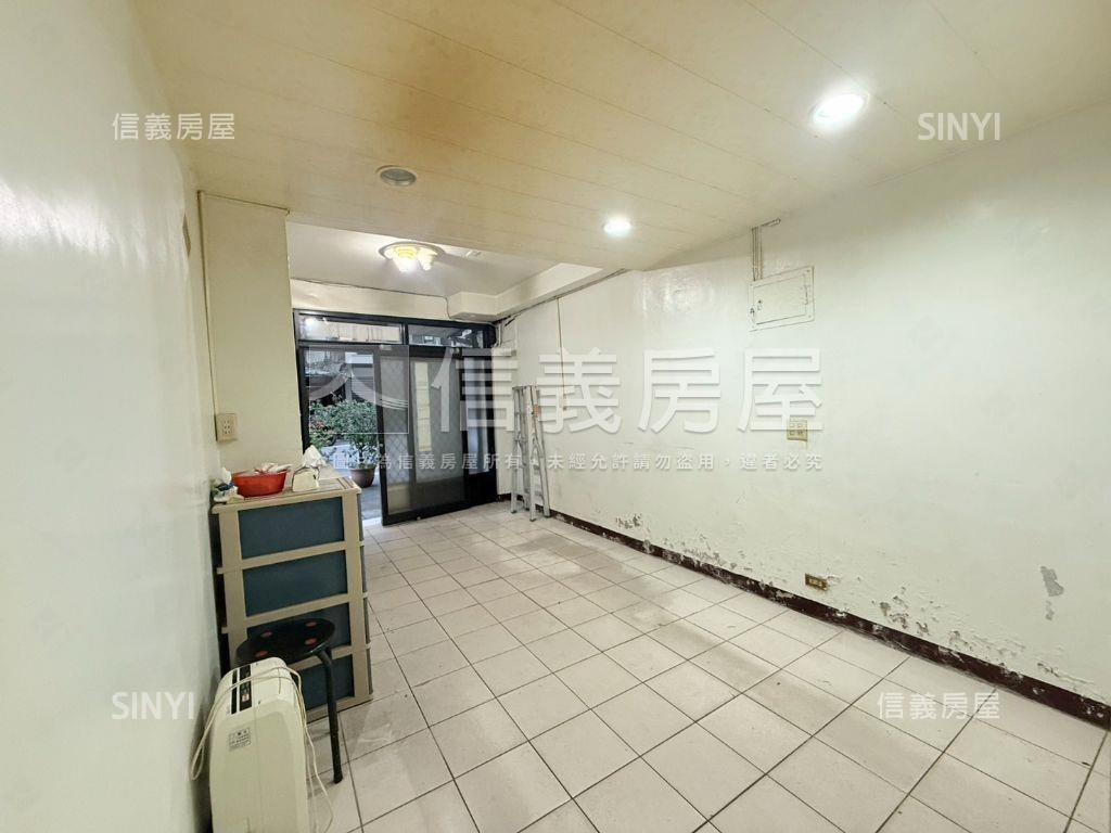 捷運板南線金店面房屋室內格局與周邊環境
