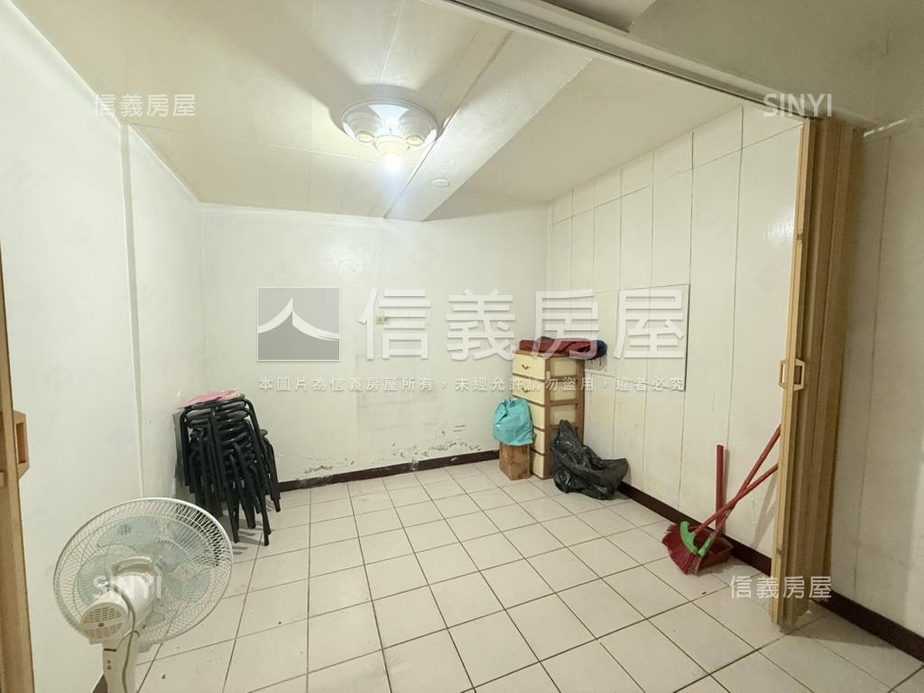 捷運板南線金店面房屋室內格局與周邊環境