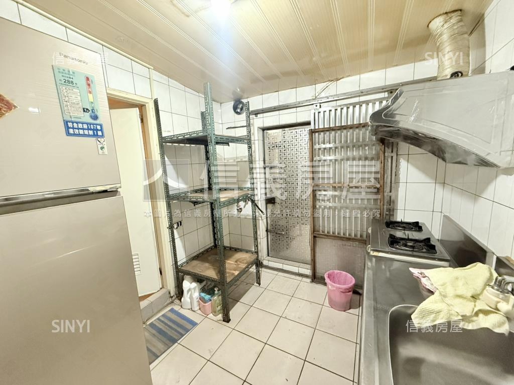 捷運板南線金店面房屋室內格局與周邊環境