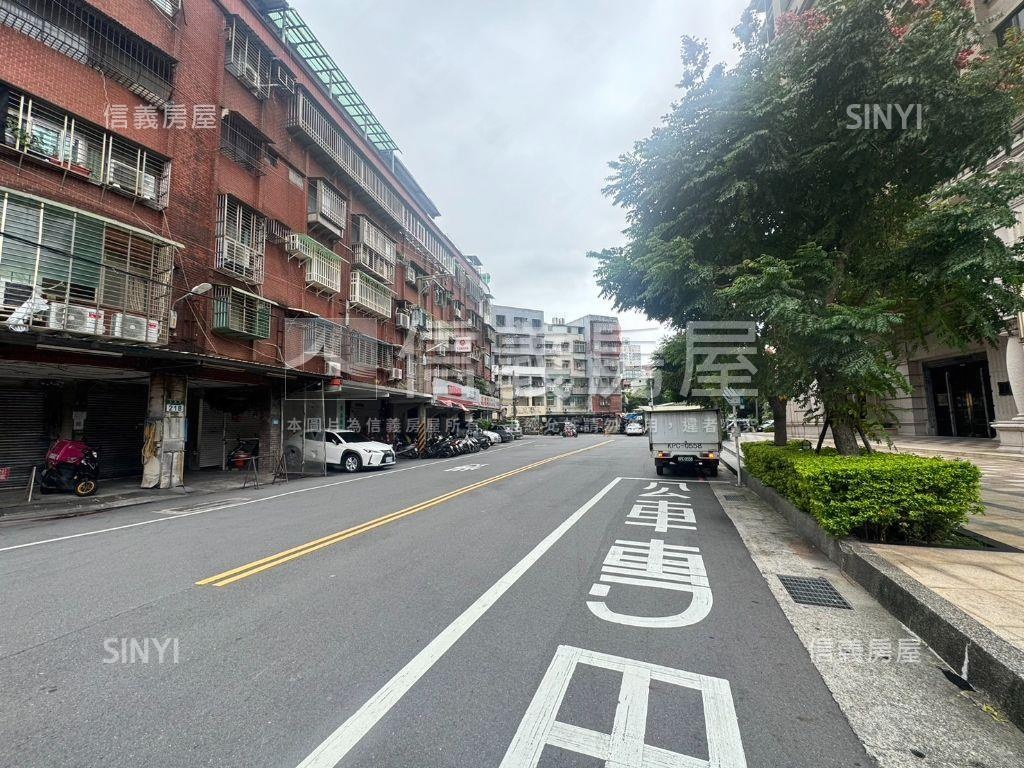 捷運板南線金店面房屋室內格局與周邊環境