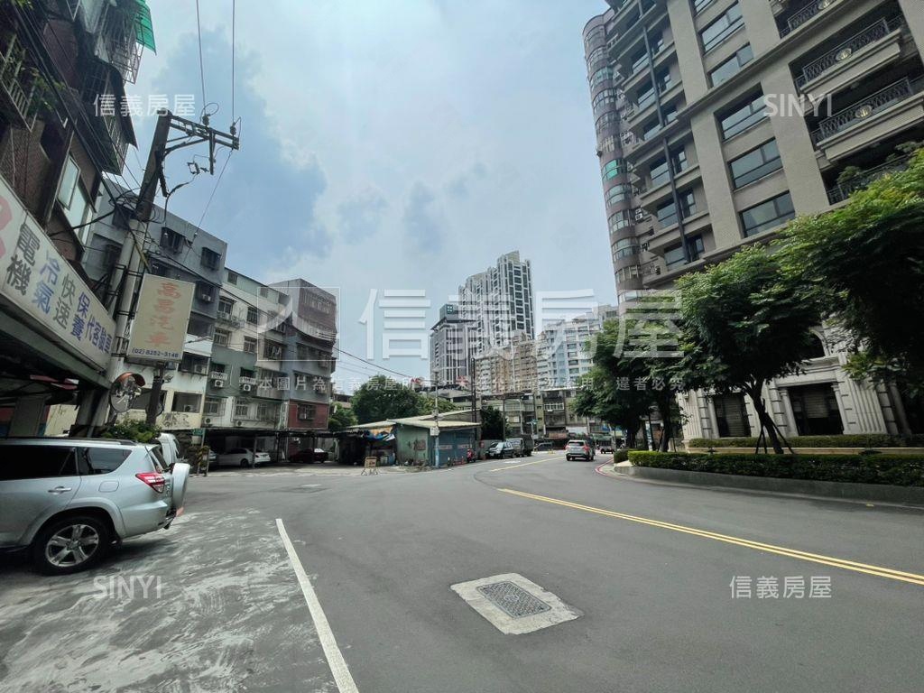 捷運板南線金店面房屋室內格局與周邊環境