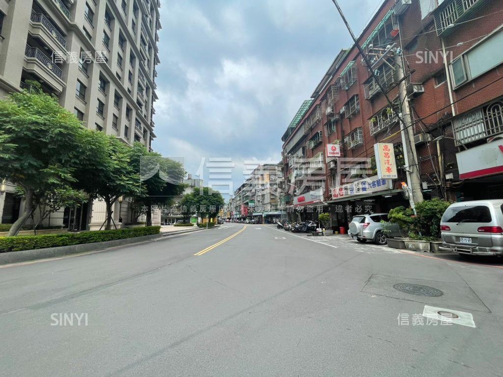 捷運板南線金店面房屋室內格局與周邊環境