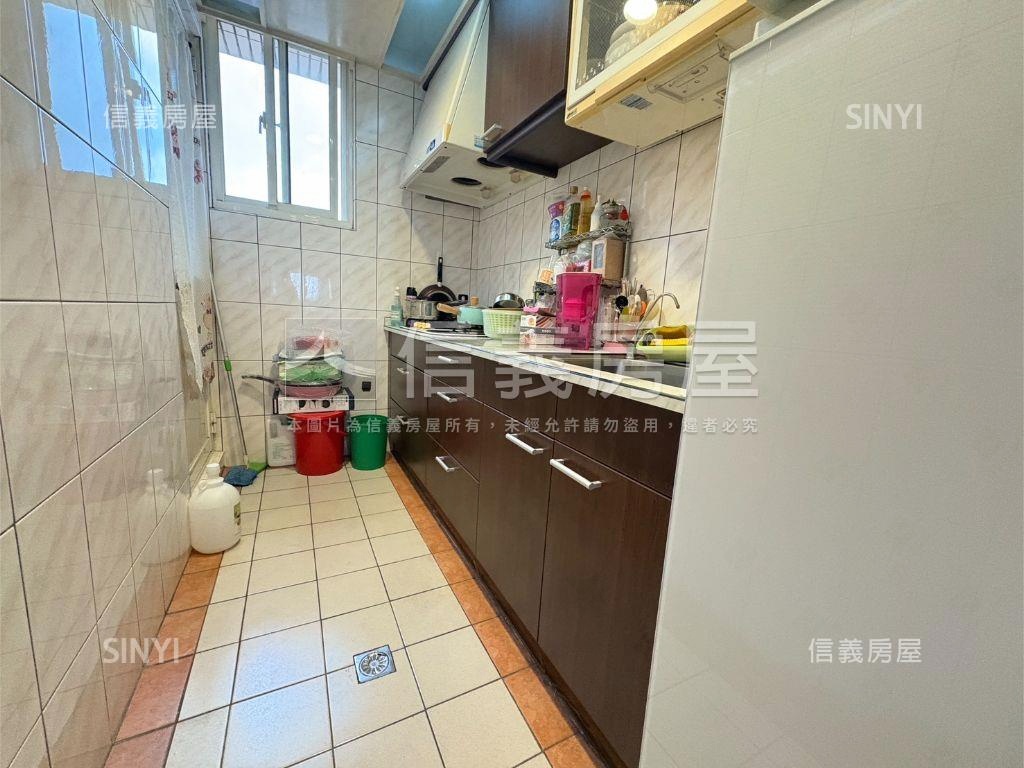 專任春日路溫馨三房車位房屋室內格局與周邊環境