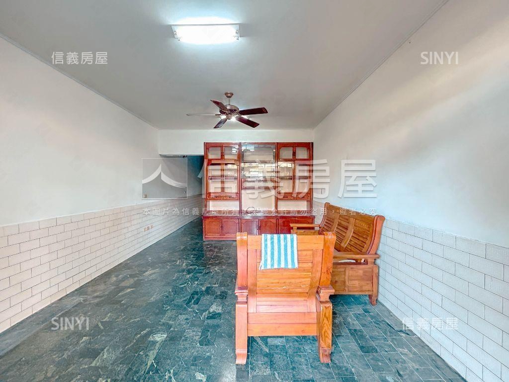 近中華路採光孝親美墅房屋室內格局與周邊環境