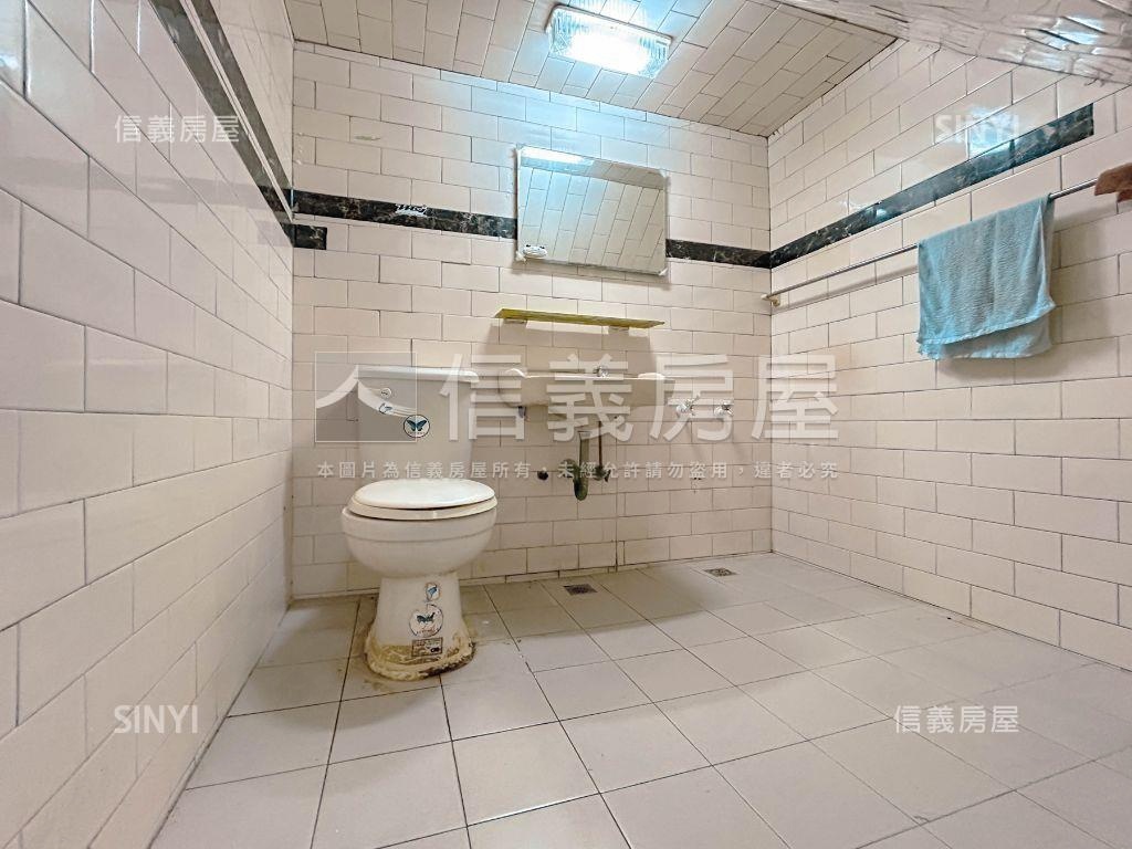 近中華路採光孝親美墅房屋室內格局與周邊環境