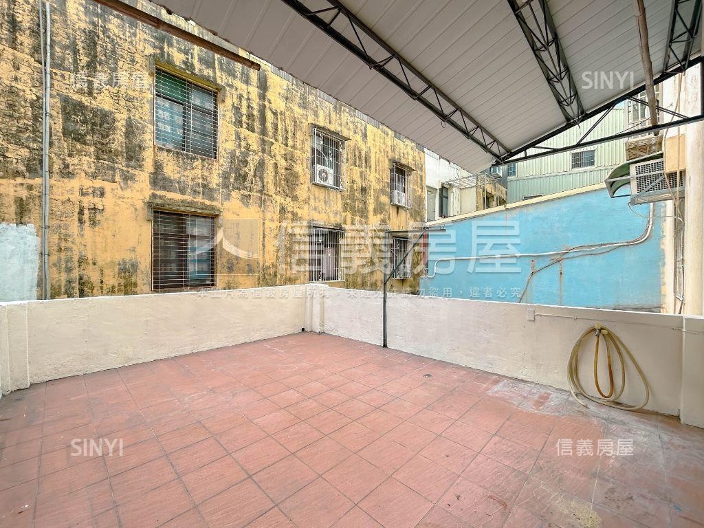 近中華路採光孝親美墅房屋室內格局與周邊環境