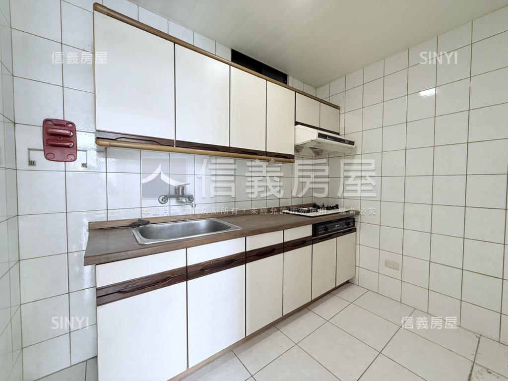 東區復興學區採光三房平車房屋室內格局與周邊環境