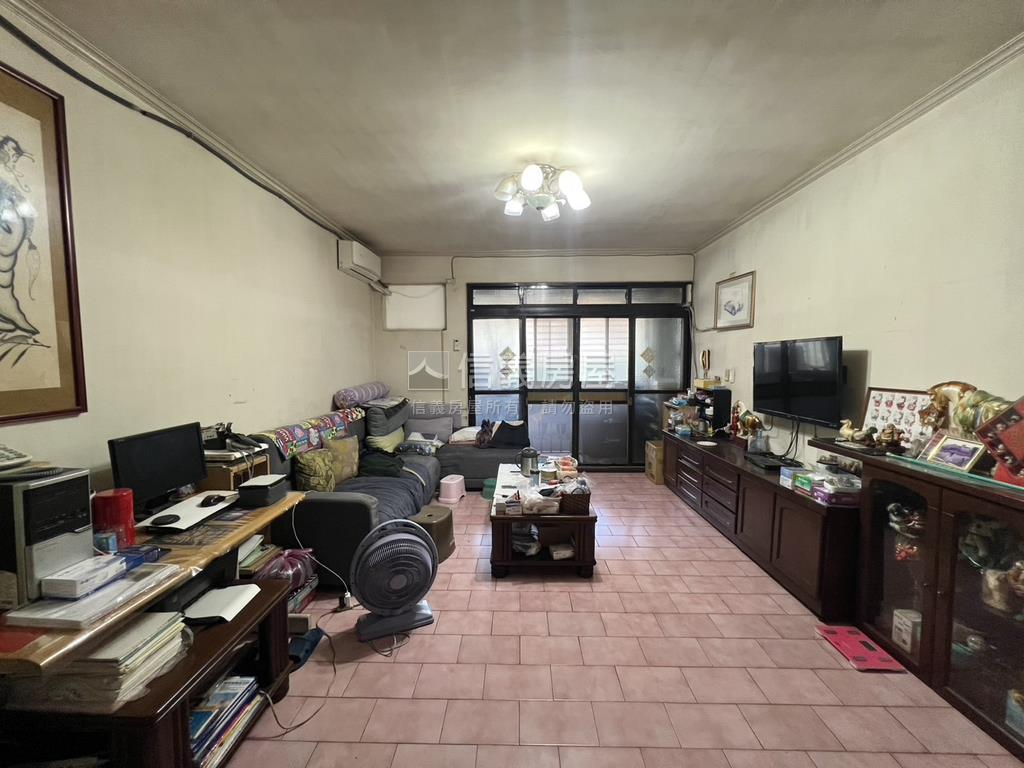 中和中正邊間二樓美寓房屋室內格局與周邊環境