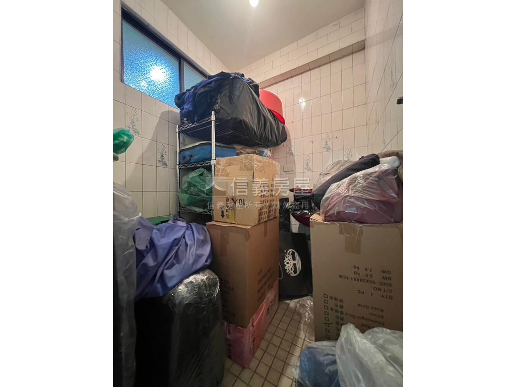 中和中正邊間二樓美寓房屋室內格局與周邊環境