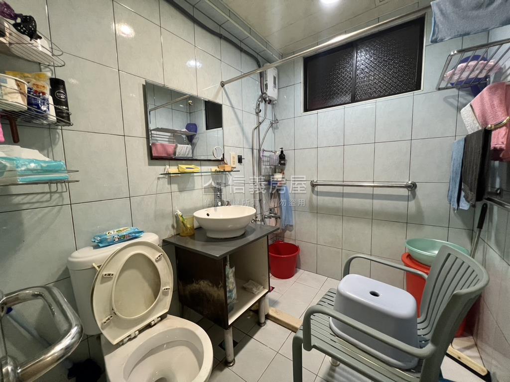 中和中正邊間二樓美寓房屋室內格局與周邊環境