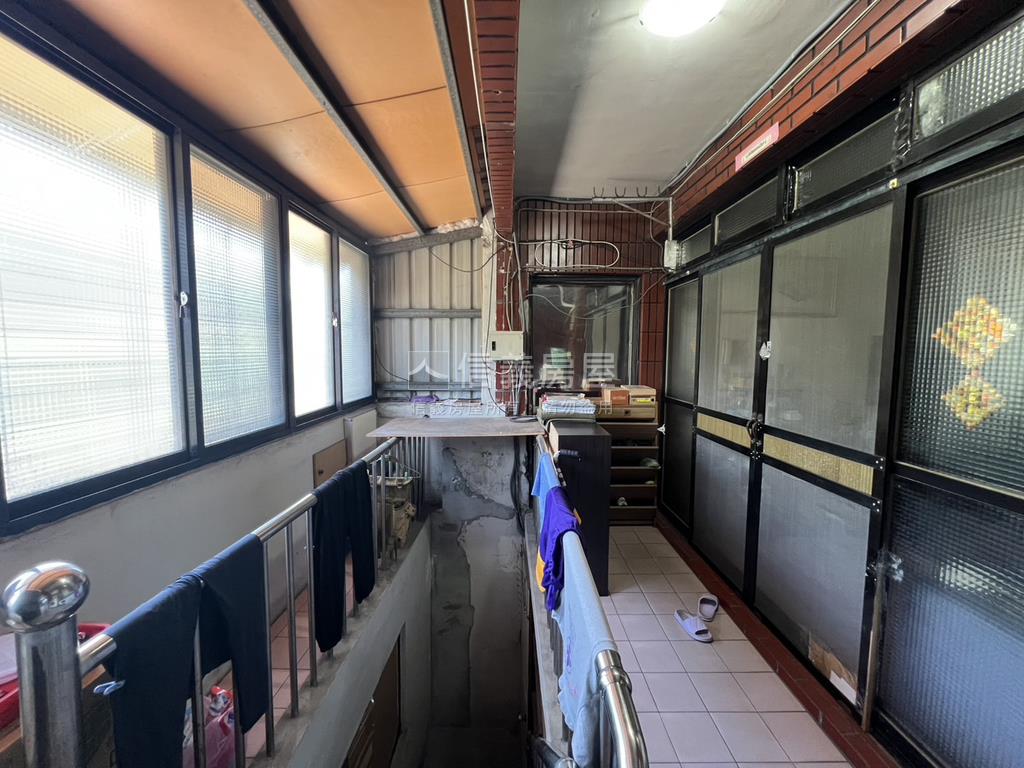 中和中正邊間二樓美寓房屋室內格局與周邊環境