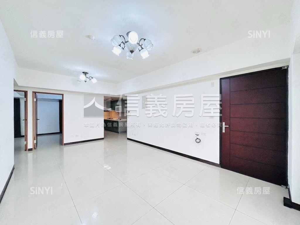 捷運Ａ１７對面３房房屋室內格局與周邊環境