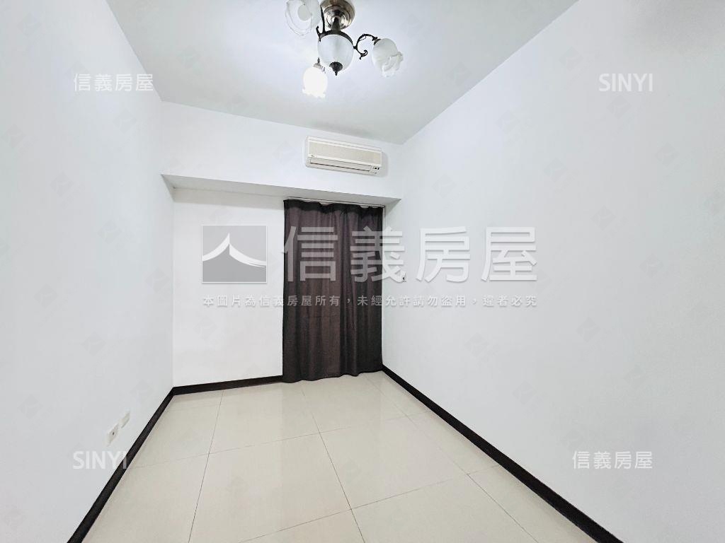 捷運Ａ１７對面３房房屋室內格局與周邊環境