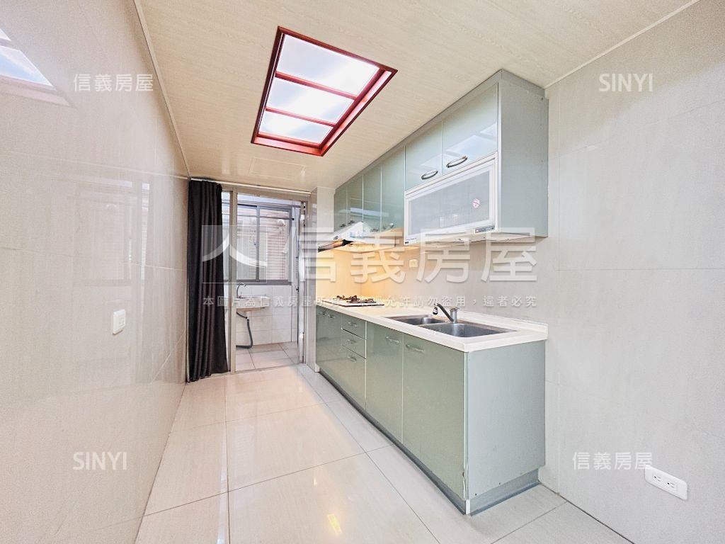 捷運Ａ１７對面３房房屋室內格局與周邊環境