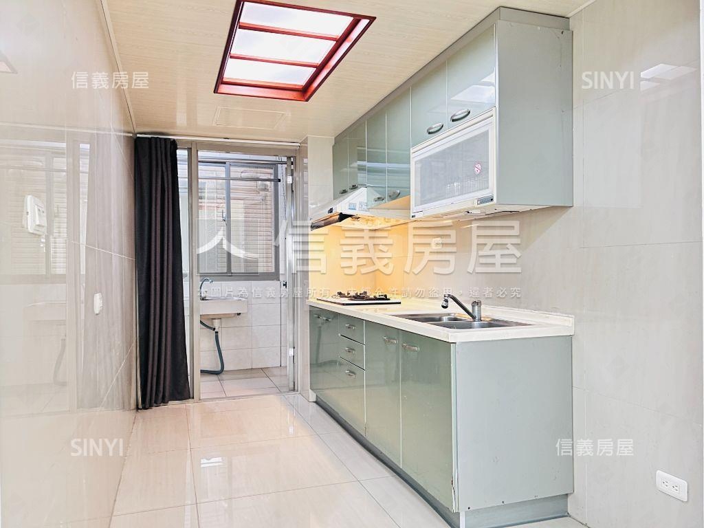 捷運Ａ１７對面３房房屋室內格局與周邊環境