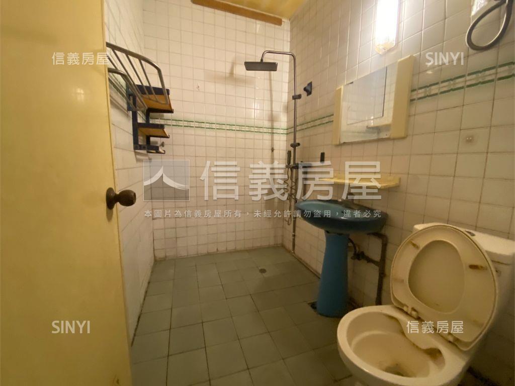 五權南路一樓優質店面房屋室內格局與周邊環境