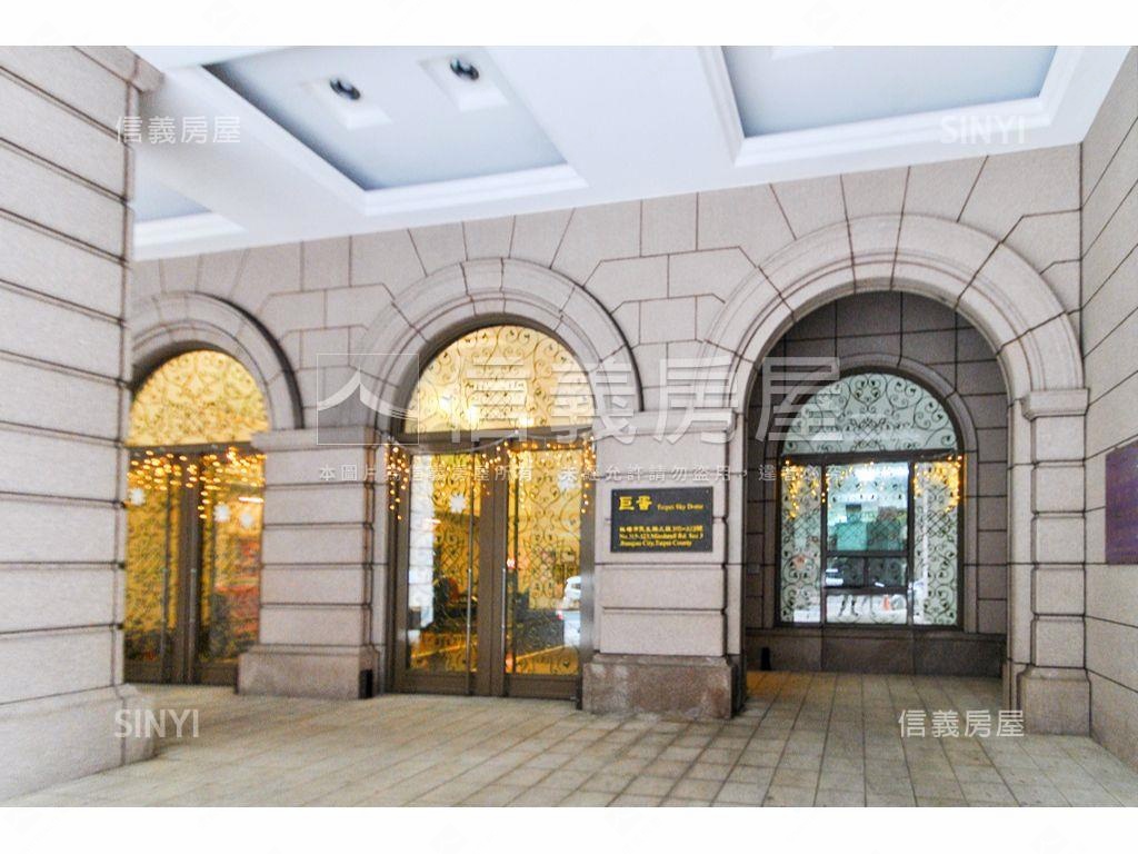 新埔巨蛋全新高級裝潢三房房屋室內格局與周邊環境