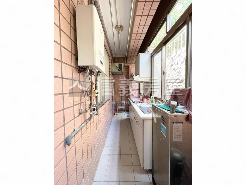 ★新光河山晶鑽寬敞庭院戶房屋室內格局與周邊環境