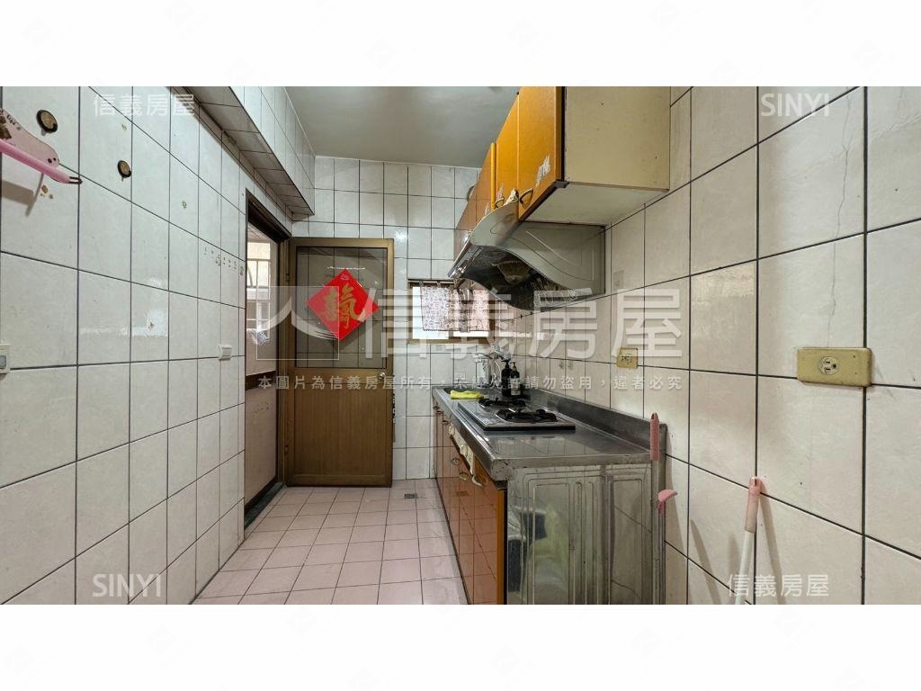 低總價三房有平面車位房屋室內格局與周邊環境