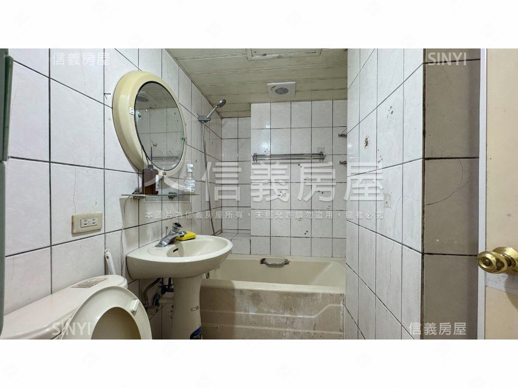 低總價三房有平面車位房屋室內格局與周邊環境