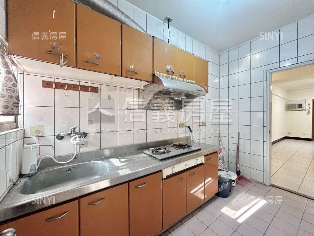 低總價三房有平面車位房屋室內格局與周邊環境