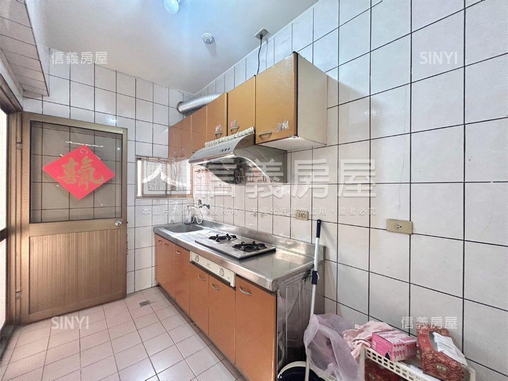 低總價三房有平面車位房屋室內格局與周邊環境