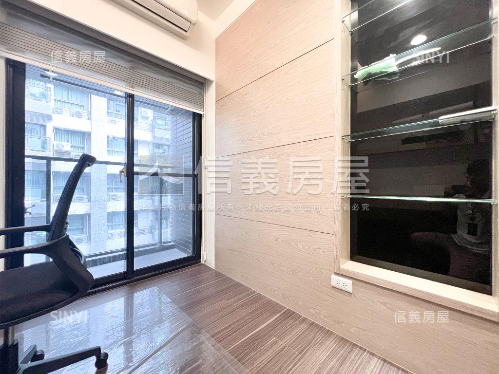 美術館邊間精美兩房房屋室內格局與周邊環境