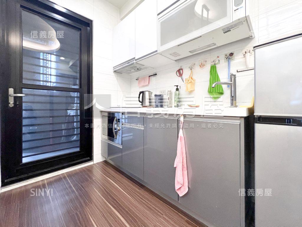 美術館邊間精美兩房房屋室內格局與周邊環境