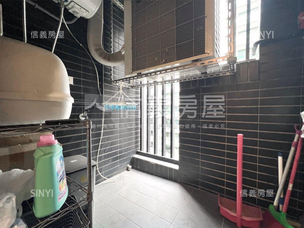 美術館邊間精美兩房房屋室內格局與周邊環境