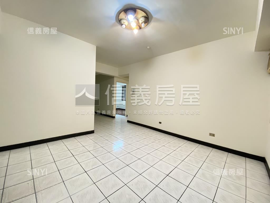 西屯～中康街４房＋車位房屋室內格局與周邊環境