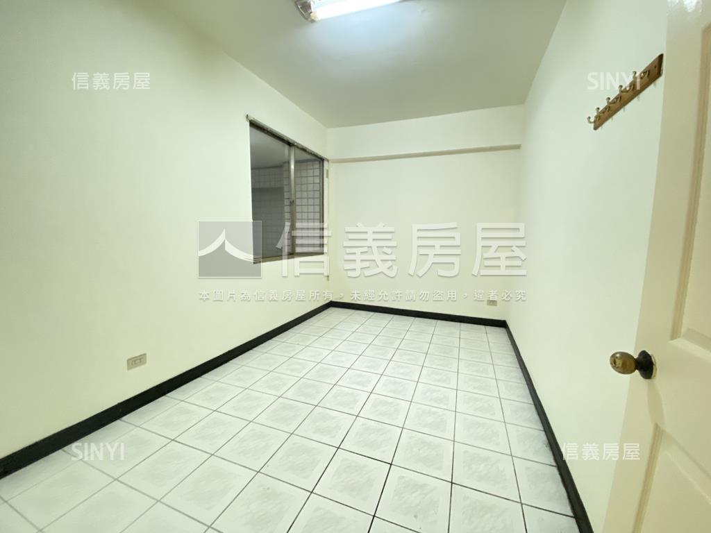 西屯～中康街４房＋車位房屋室內格局與周邊環境