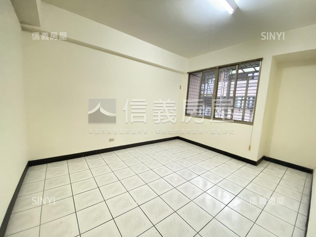 西屯～中康街４房＋車位房屋室內格局與周邊環境