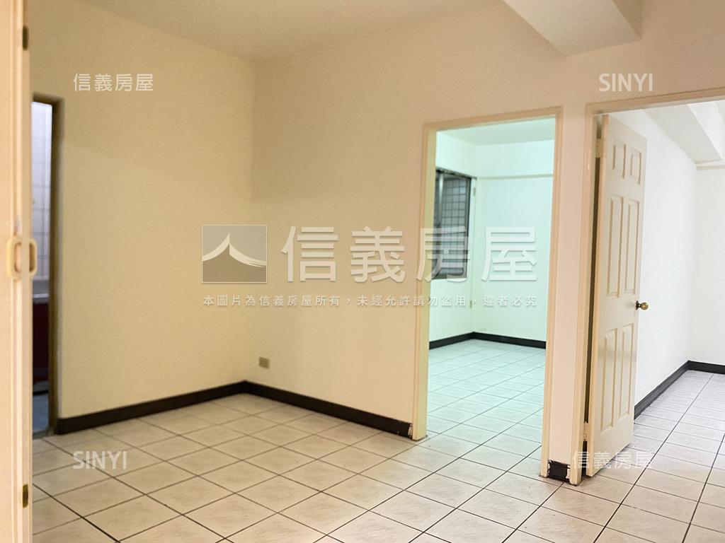 西屯～中康街４房＋車位房屋室內格局與周邊環境
