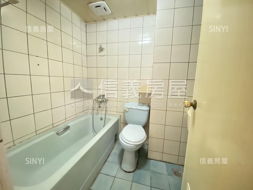 西屯～中康街４房＋車位房屋室內格局與周邊環境