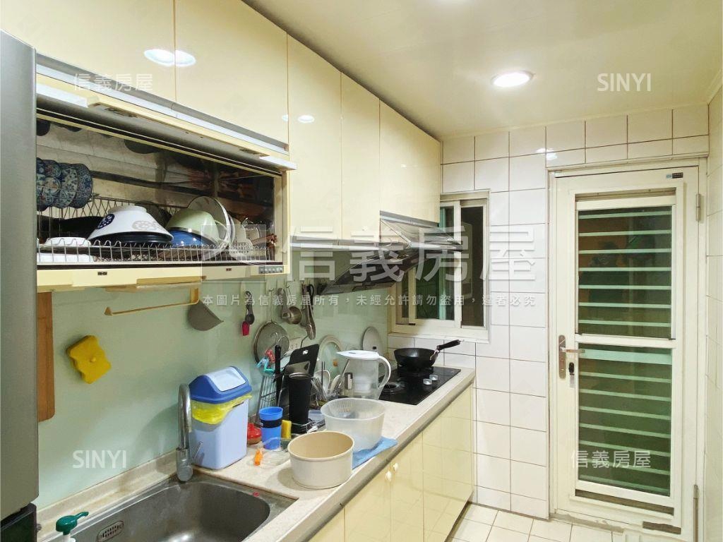 東園培英舒適３房大空間房屋室內格局與周邊環境