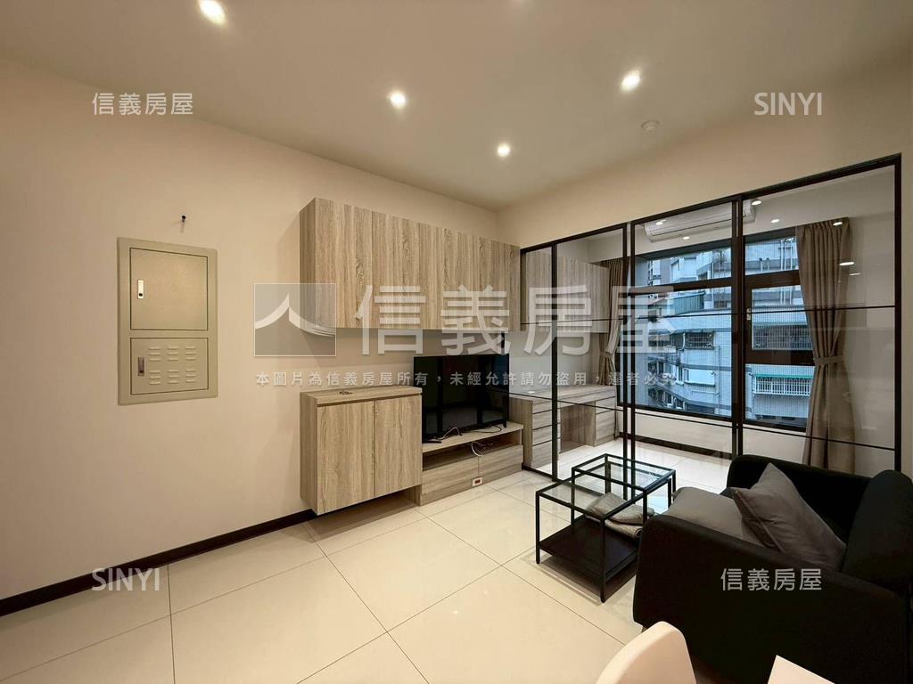 輕奢暖白．質感兩房房屋室內格局與周邊環境